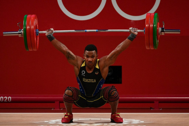 Julio Mayora se consagra con la plata para Venezuela en halterofilia olímpica