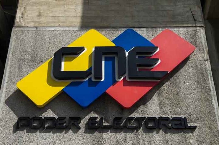 CNE aprobó solicitud para iniciar posible revocatorio a Maduro